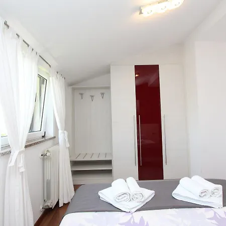 Apartman Beeindruckendes Nur 10 Gehminuten Zum Von Mit Grill