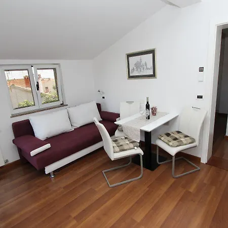 Beeindruckendes Nur 10 Gehminuten Zum Von Mit Grill Apartman Rovinj