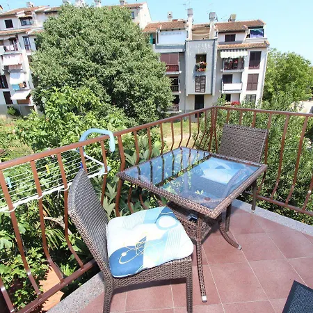Apartman Beeindruckendes Nur 10 Gehminuten Zum Von Mit Grill