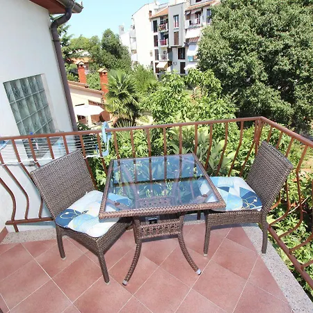 Beeindruckendes Nur 10 Gehminuten Zum Von Mit Grill Apartman Rovinj